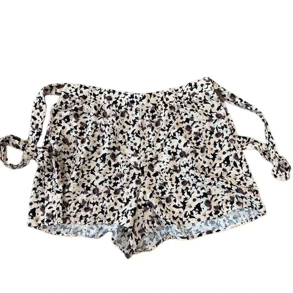 Primark Women's Beige & Black Floral Pull-On Shorts with Waist Tie Size 10 NWT